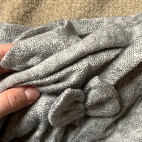 Last 1🆕🎀Bow Back Sweater - Picture 8 of 8